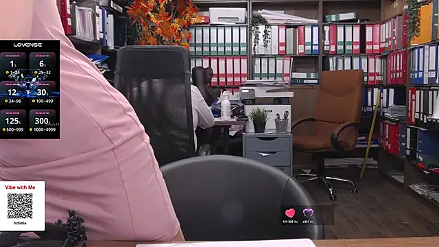 Snapshot of classyladyrellax chatting on 12/17/24, 01:49 classyladyrellax online show from 12/17/24, 01:49