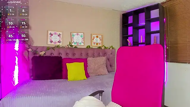 Snapshot of shelby_carson chatting on 03/17/26, 12:52 shelby carson online show from 03/17/26, 12:52