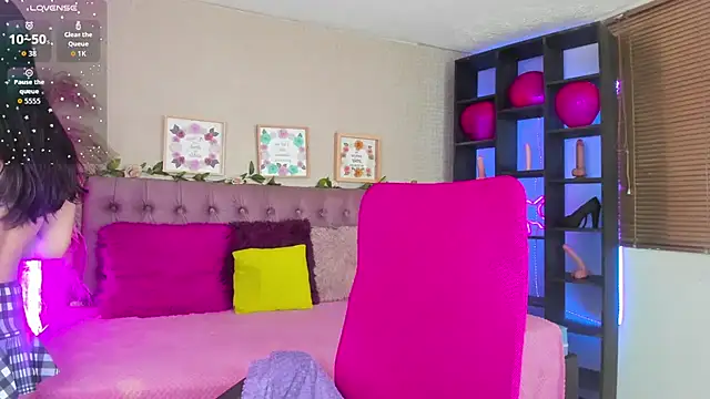 Snapshot of shelby_carson chatting on 03/31/26, 01:11 shelby carson online show from 03/31/26, 01:11