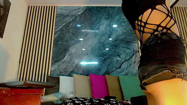 PriscilaRainbow online show from 02/23/25, 08:11