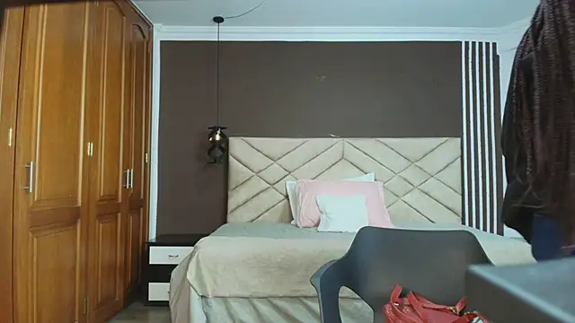 Raquel jones online show from 02/19/25, 11:38