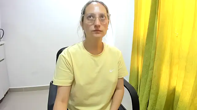 Snapshot of Adele_johnsonn1 chatting on 12/14/24, 03:25 Adele johnsonn1 online show from 12/14/24, 03:25