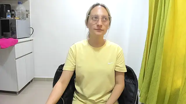 Snapshot of Adele_johnsonn1 chatting on 12/22/24, 09:09 Adele johnsonn1 online show from 12/22/24, 09:09