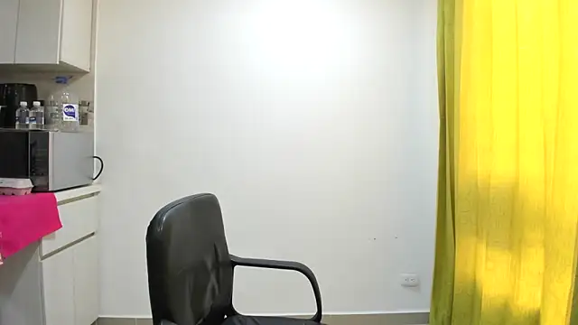 Snapshot of Adele_johnsonn1 chatting on 01/16/25, 06:27 Adele johnsonn1 online show from 01/16/25, 06:27