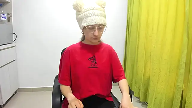 Snapshot of Adele_johnsonn1 chatting on 01/21/25, 12:07 Adele johnsonn1 online show from 01/21/25, 12:07