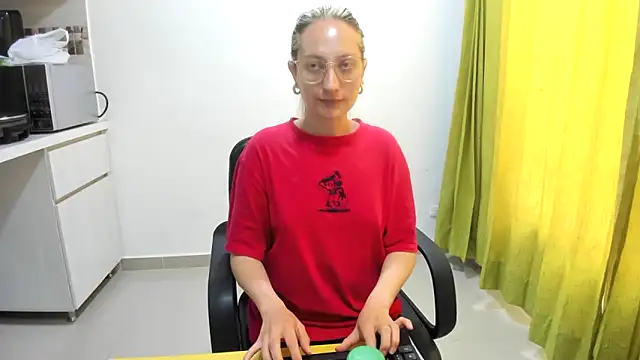 Snapshot of Adele_johnsonn1 chatting on 03/03/25, 03:20 Adele johnsonn1 online show from 03/03/25, 03:20