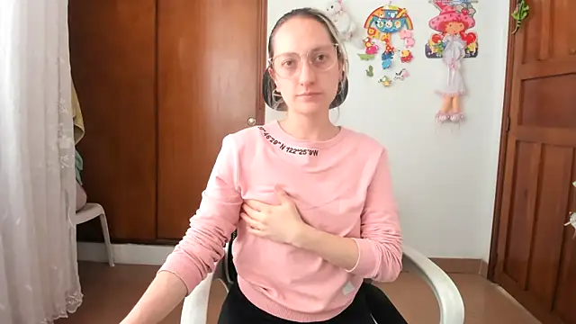 Snapshot of Adele_johnsonn1 chatting on 10/01/25, 02:45 Adele johnsonn1 online show from 10/01/25, 02:45