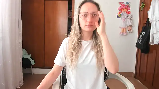 Snapshot of Adele_johnsonn1 chatting on 10/02/25, 03:52 Adele johnsonn1 online show from 10/02/25, 03:52