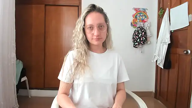 Snapshot of Adele_johnsonn1 chatting on 10/07/25, 02:36 Adele johnsonn1 online show from 10/07/25, 02:36