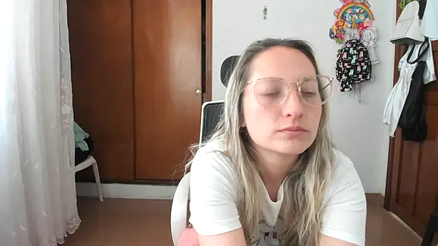 Snapshot of Adele_johnsonn1 chatting on 10/09/25, 02:59 Adele johnsonn1 online show from 10/09/25, 02:59