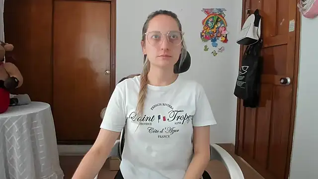 Snapshot of Adele_johnsonn1 chatting on 06/12/26, 02:49 Adele johnsonn1 online show from 06/12/26, 02:49