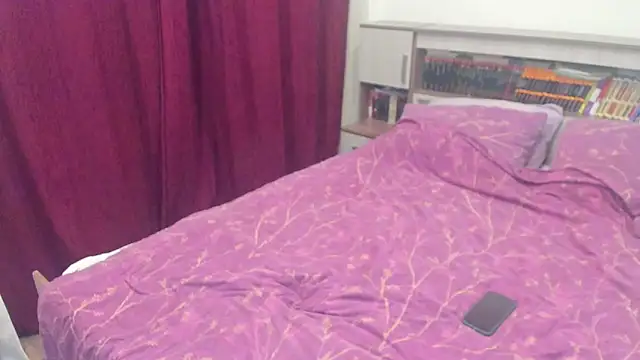 Snapshot of LianaMiller88 chatting on 04/05/26, 08:39 LianaMiller88 online show from 04/05/26, 08:39