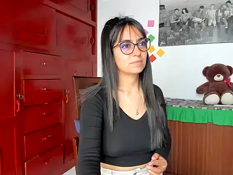 Isabellaa22 1 online show from 12/10/24, 04:38