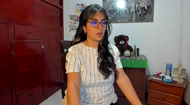 Isabellaa22 1 online show from 01/08/25, 02:35