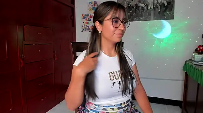 Isabellaa22 1 online show from 02/03/25, 08:13