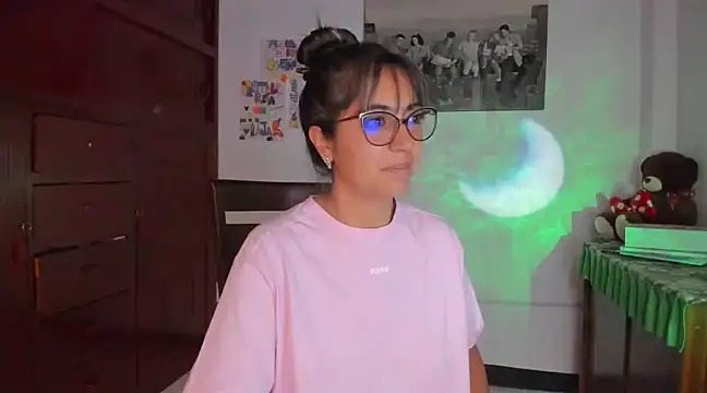 Isabellaa22 1 online show from 02/06/25, 11:54