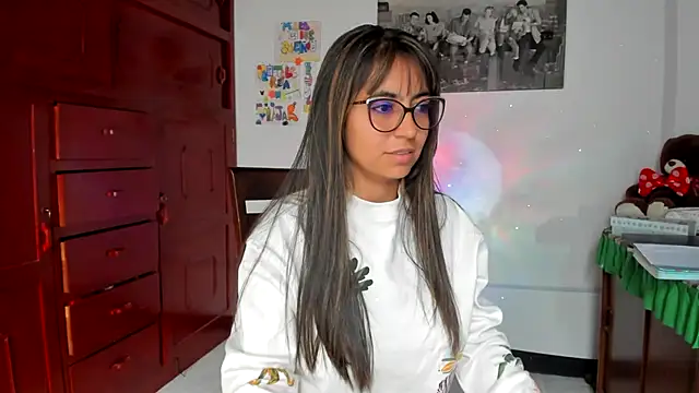 Isabellaa22 1 online show from 02/11/25, 02:57