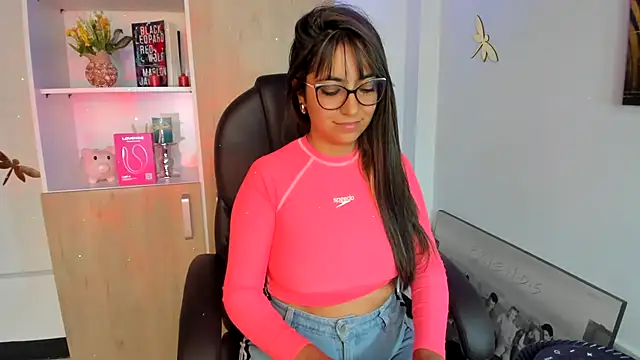 Isabellaa22 1 online show from 02/19/25, 03:16