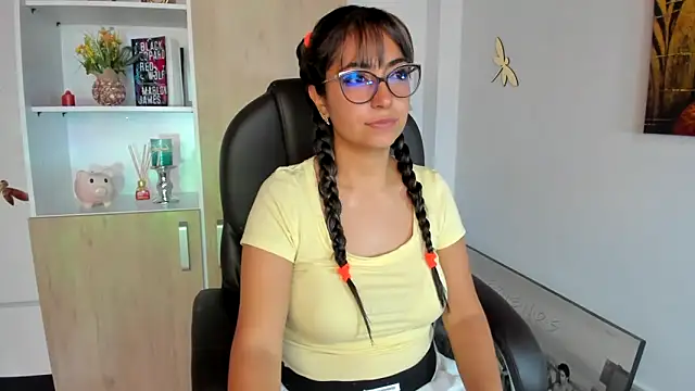 Isabellaa22 1 online show from 02/28/25, 03:04