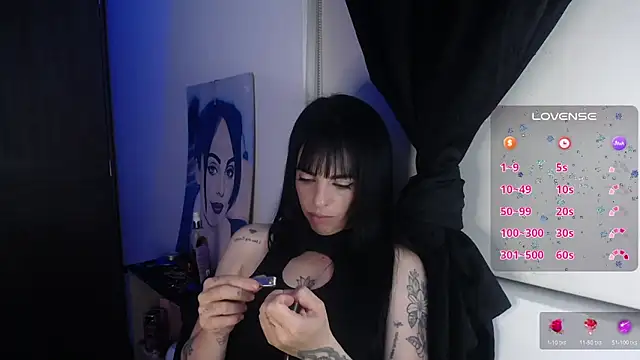 Snapshot of violett_honney chatting on 06/08/26, 01:28 violett honney online show from 06/08/26, 01:28