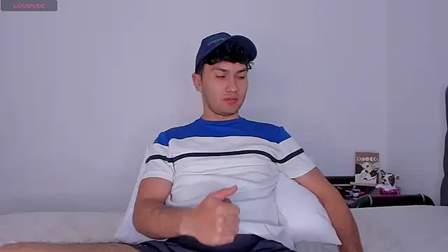 Snapshot of Valerio_James7 chatting on 01/14/25, 10:34 Valerio James7 online show from 01/14/25, 10:34