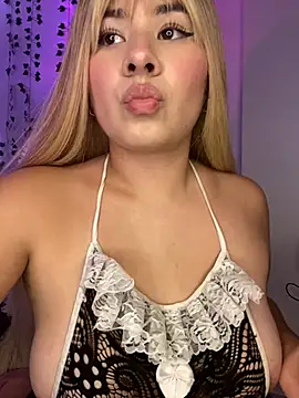 Snapshot of Grecia_21 chatting on 12/18/24, 07:19 Grecia 21 online show from 12/18/24, 07:19