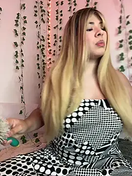 Snapshot of Grecia_21 chatting on 02/14/25, 08:37 Grecia 21 online show from 02/14/25, 08:37