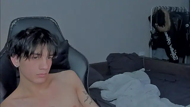 Snapshot of MarkBrowniii chatting on 01/11/25, 04:03 MarkBrowniii online show from 01/11/25, 04:03