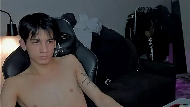 Snapshot of MarkBrowniii chatting on 01/20/25, 06:21 MarkBrowniii online show from 01/20/25, 06:21