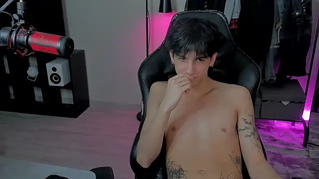 Snapshot of MarkBrowniii chatting on 01/31/25, 09:48 MarkBrowniii online show from 01/31/25, 09:48