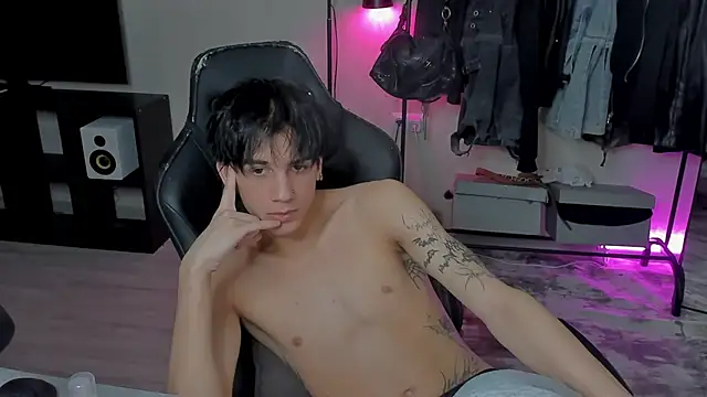 Snapshot of MarkBrowniii chatting on 02/17/25, 09:08 MarkBrowniii online show from 02/17/25, 09:08