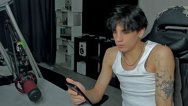 Snapshot of MarkBrowniii chatting on 09/14/25, 02:54 MarkBrowniii online show from 09/14/25, 02:54