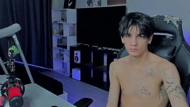 Snapshot of MarkBrowniii chatting on 09/19/25, 05:20 MarkBrowniii online show from 09/19/25, 05:20