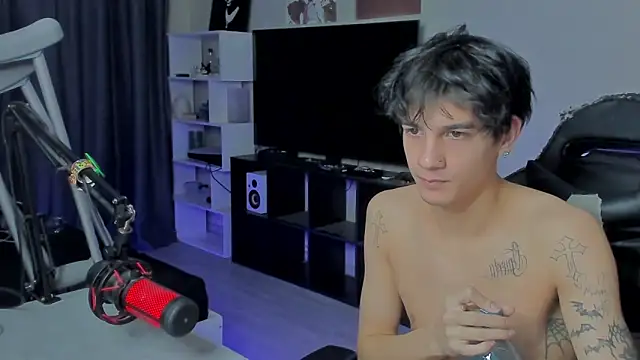 Snapshot of MarkBrowniii chatting on 09/23/25, 05:54 MarkBrowniii online show from 09/23/25, 05:54