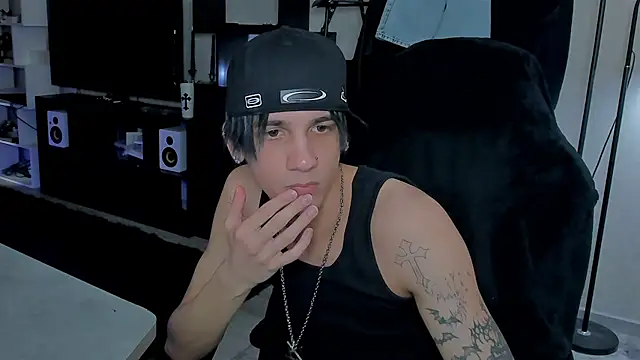 Snapshot of MarkBrowniii chatting on 03/15/26, 01:39 MarkBrowniii online show from 03/15/26, 01:39