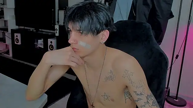 Snapshot of MarkBrowniii chatting on 04/04/26, 04:48 MarkBrowniii online show from 04/04/26, 04:48