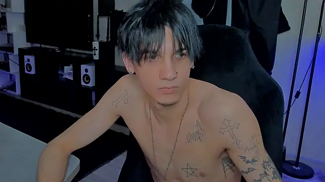 Snapshot of MarkBrowniii chatting on 04/05/26, 09:56 MarkBrowniii online show from 04/05/26, 09:56