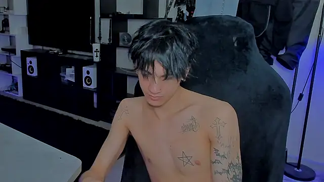 Snapshot of MarkBrowniii chatting on 04/10/26, 06:01 MarkBrowniii online show from 04/10/26, 06:01