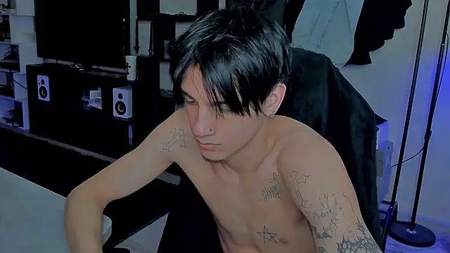 Snapshot of MarkBrowniii chatting on 04/20/26, 04:59 MarkBrowniii online show from 04/20/26, 04:59