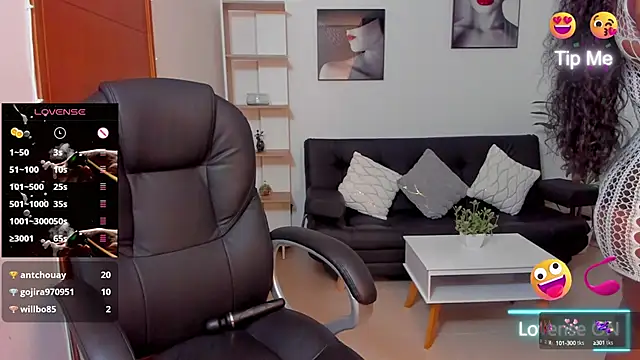 Snapshot of Alison_Lemos chatting on 01/18/25, 07:37 Alison Lemos online show from 01/18/25, 07:37