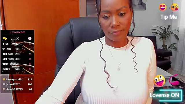 Snapshot of Alison_Lemos chatting on 02/06/25, 10:59 Alison Lemos online show from 02/06/25, 10:59