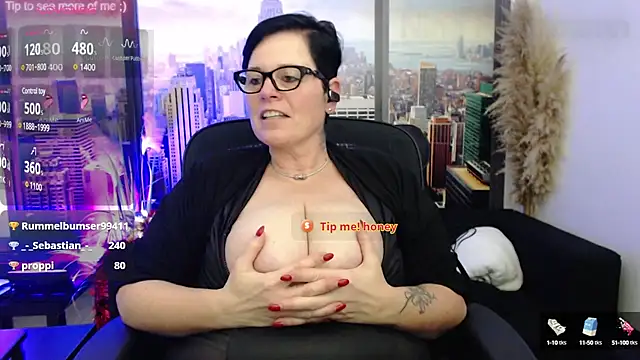 Snapshot of ninarandmann chatting on 12/16/24, 07:54 ninarandmann online show from 12/16/24, 07:54