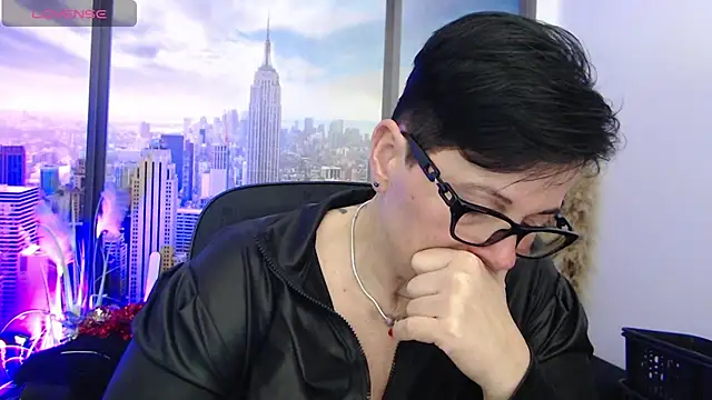 Snapshot of ninarandmann chatting on 03/19/25, 07:06 ninarandmann online show from 03/19/25, 07:06