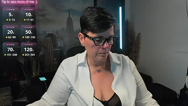 Snapshot of ninarandmann chatting on 09/15/25, 04:29 ninarandmann online show from 09/15/25, 04:29