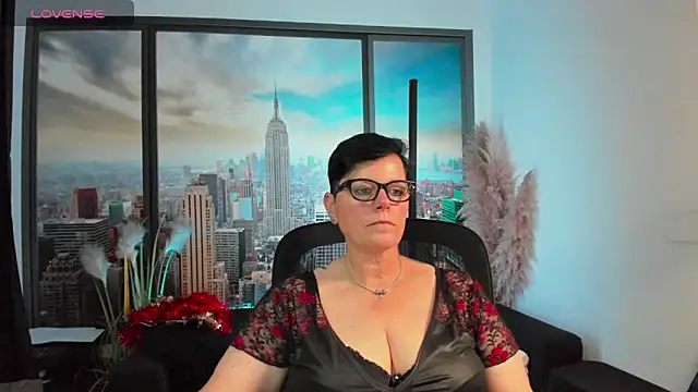 Snapshot of ninarandmann chatting on 10/14/25, 05:14 ninarandmann online show from 10/14/25, 05:14