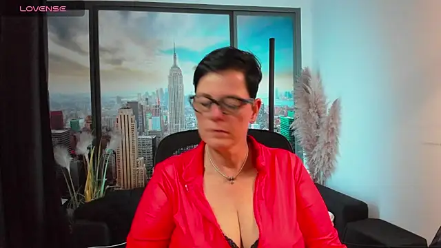 Snapshot of ninarandmann chatting on 10/27/25, 05:39 ninarandmann online show from 10/27/25, 05:39