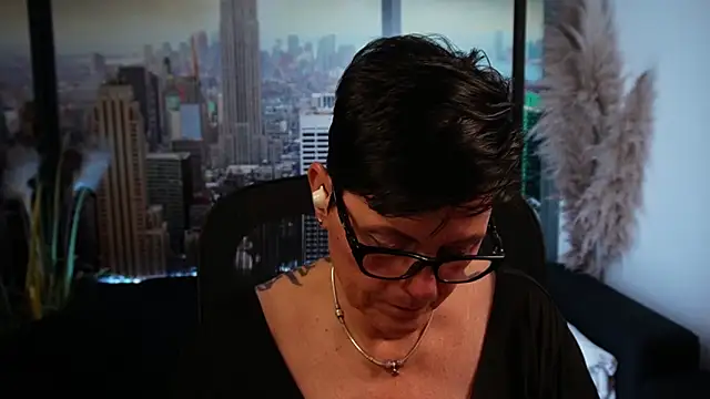 Snapshot of ninarandmann chatting on 10/30/25, 08:42 ninarandmann online show from 10/30/25, 08:42