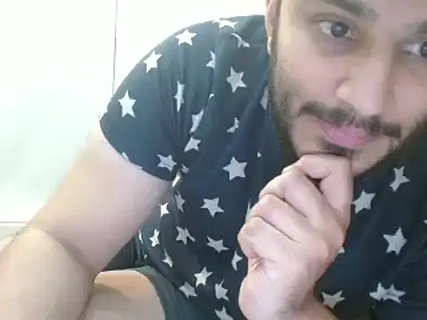 Snapshot of robintoit chatting on 12/03/24, 07:22 robintoit online show from 12/03/24, 07:22