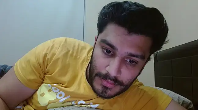 Snapshot of robintoit chatting on 01/06/25, 03:51 robintoit online show from 01/06/25, 03:51
