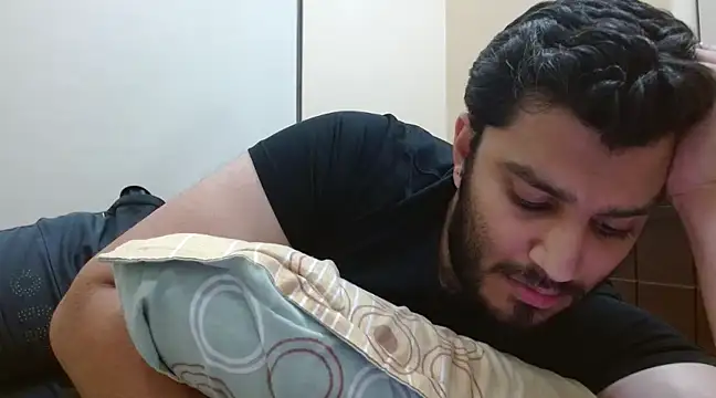 Snapshot of robintoit chatting on 02/20/25, 10:37 robintoit online show from 02/20/25, 10:37